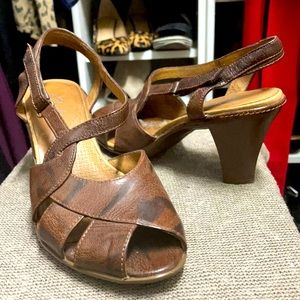 Padded Brown and black Clark 3 inch heels